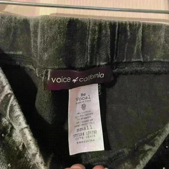 Vocal Rhinestone jeans Size Small - Picture 4 of 4